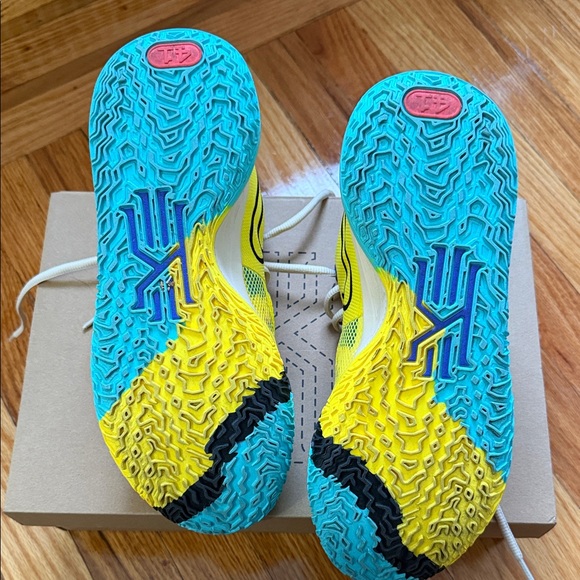 Nike Multicolor Kyrie 7 Sneakers - Picture 2 of 7